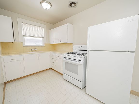 5th image of 159 17th St APT 21