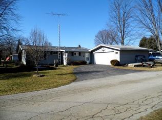 6185 Beach Rd, Fremont, MI 49412