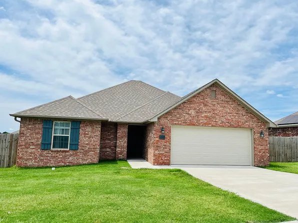 1009 Brook St, Gentry, AR 72734