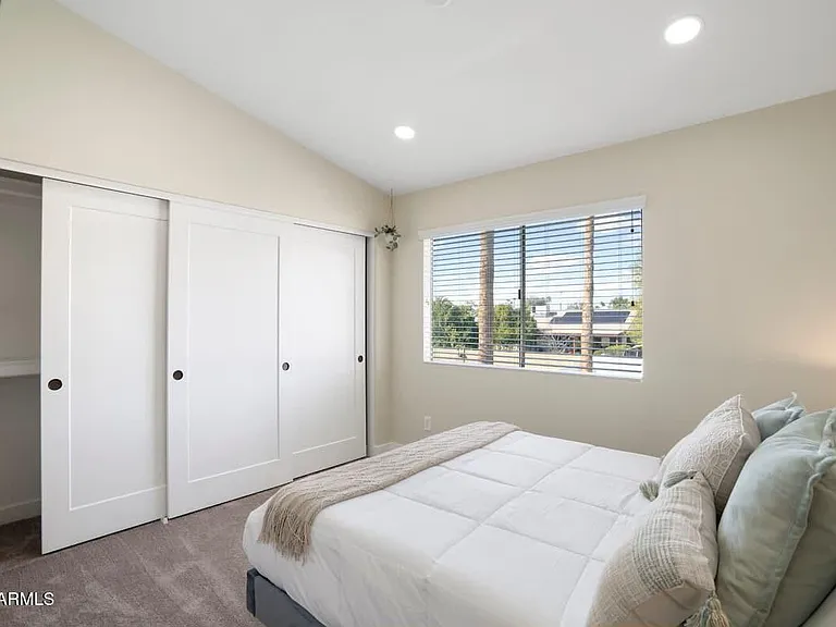 4326 E Whitney Ln — Photo 20
