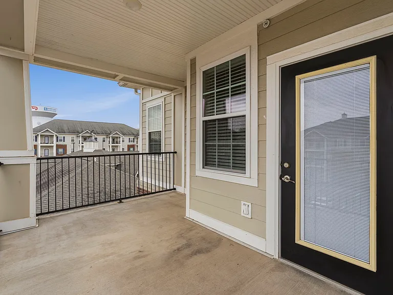 Mount Victor Olde Towne Luxury Apartments — Photo 49