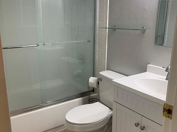 4th image of 172 Sierra Dr APT 3