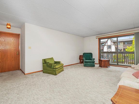 3rd image of 10420 Circle Dr APT 12B