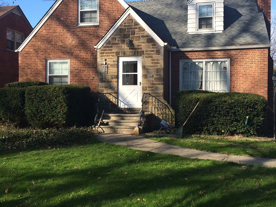 1st image of 41 E 208th St