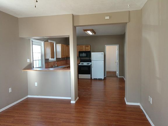 3rd image of 1409 E 5th St