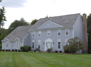 W312S347 Wildwood Trl, Delafield, WI 53018
