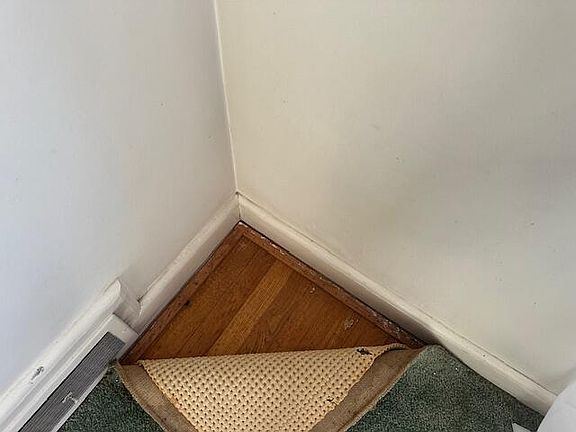 4th image of 713 Windsor Ln