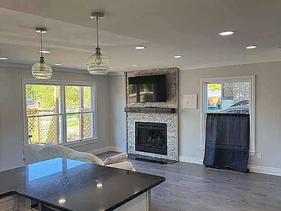 2nd image of 33336 Jefferson Ave