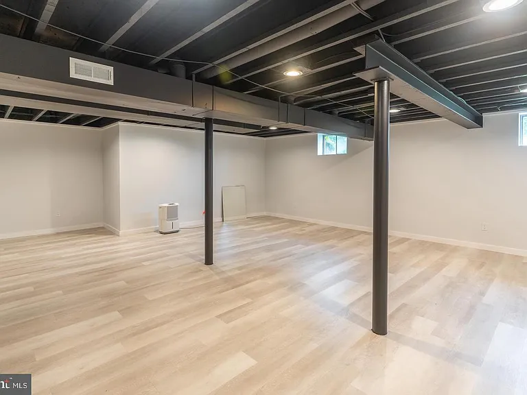 56 W Windrose Dr — Photo 33