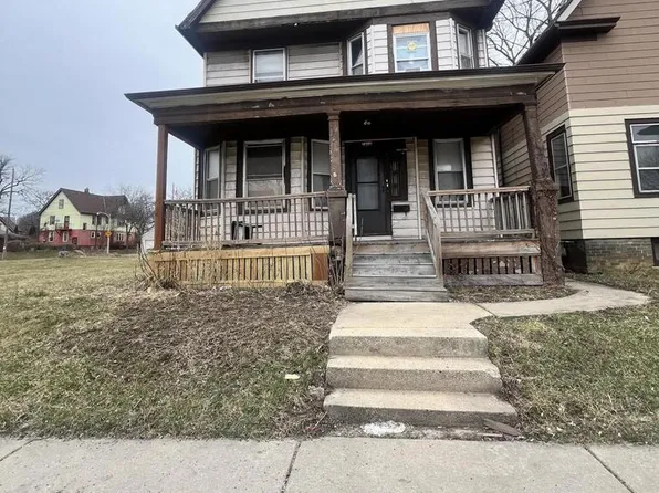2464 North 27th STREET, Milwaukee, WI 53210