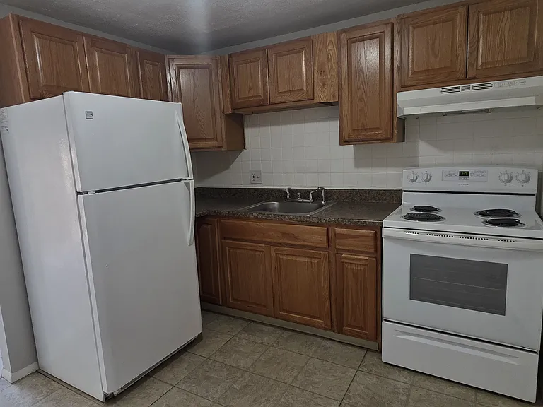 25 Hamilton Ave #18 — Photo 1