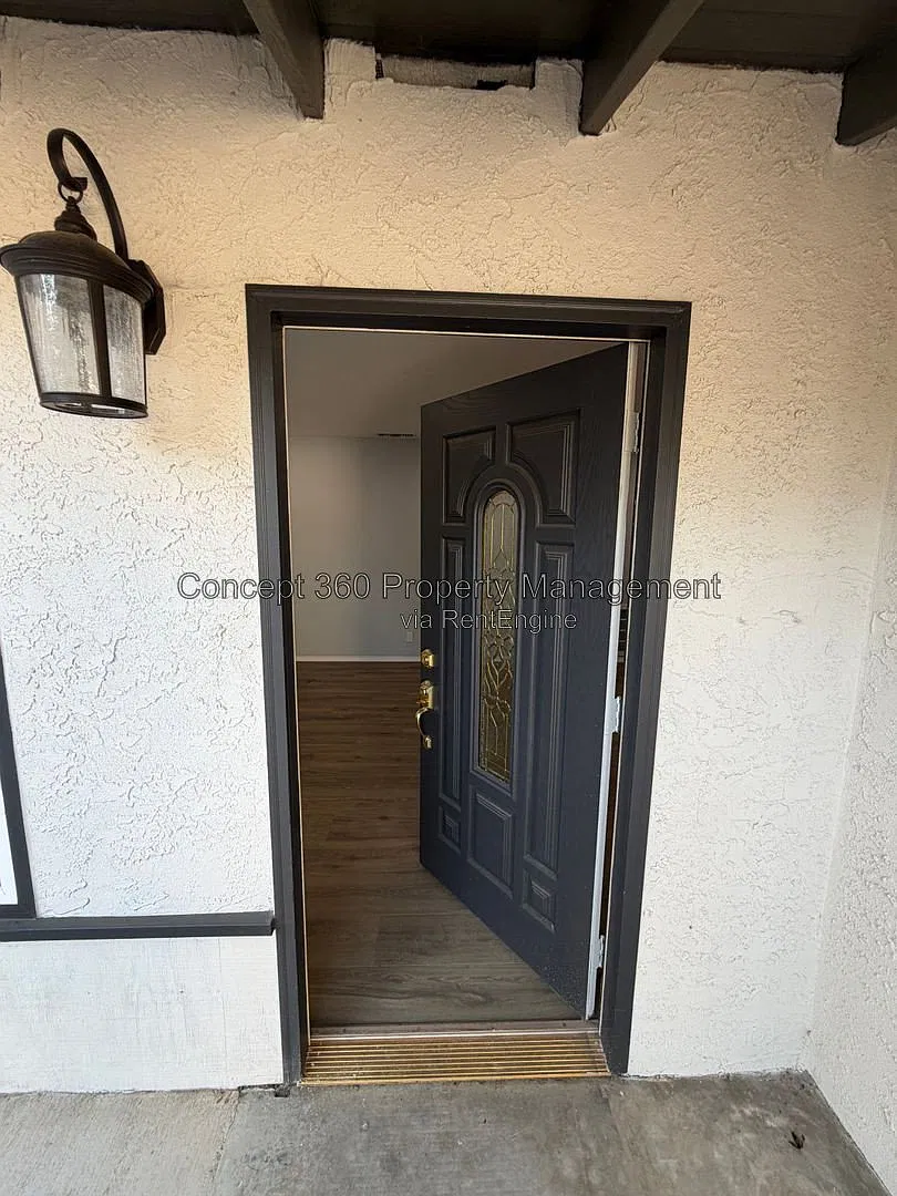 3 bed, 2.0 bath, 1825 sqft, $5,995 — Photo 4