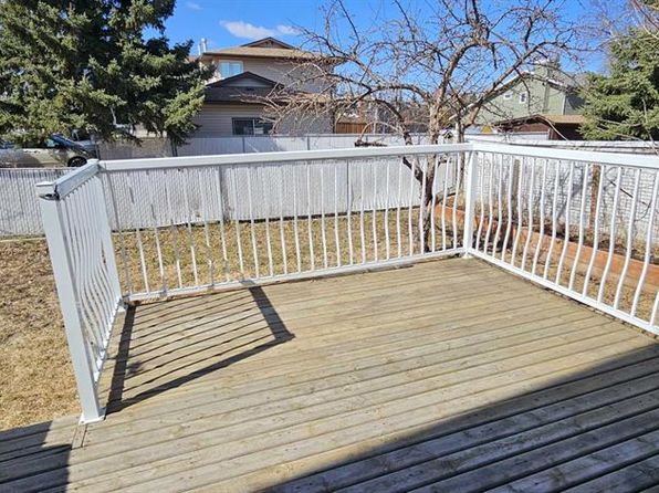 9600 S 72nd Ave, Grande Prairie, AB T8V 5J9