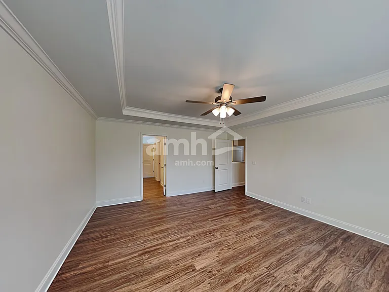 1360 Lomond Dr — Photo 12