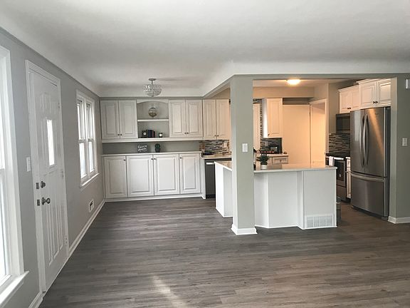 2nd image of 2622 Ingleside Dr