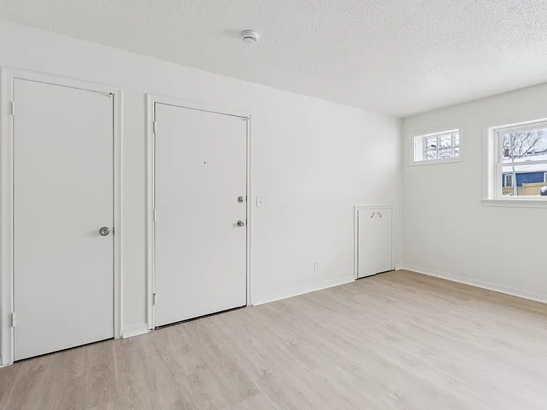 1056 S 29th St #7 — Photo 8