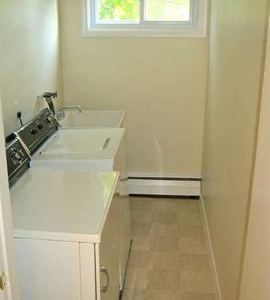 Washer/Dryer Included