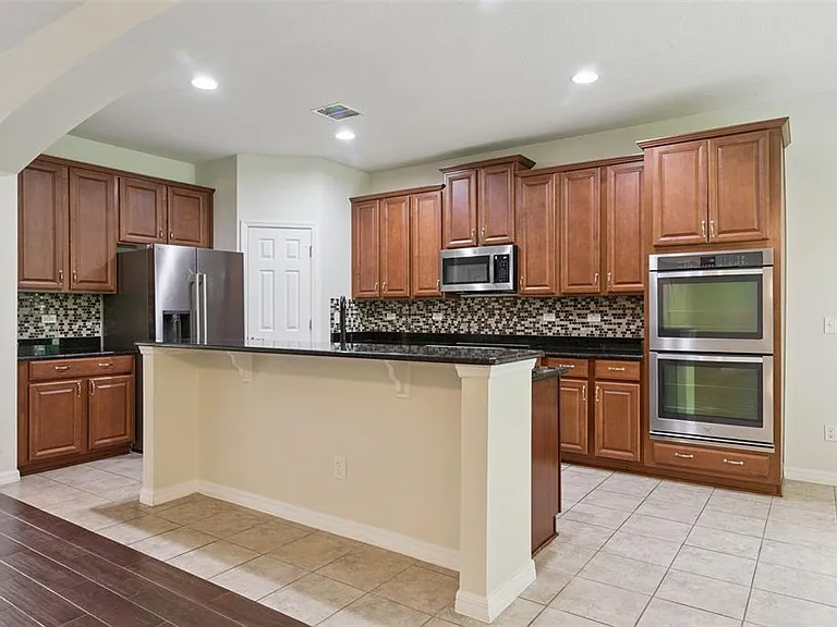 660 Fanning Dr — Photo 17