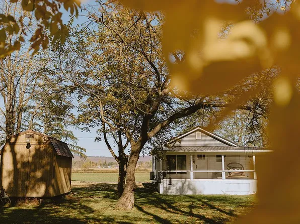 65 Minium Ln, Millmont, PA 17845