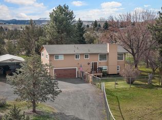 205 SE Barber Rd, Madras, OR 97741