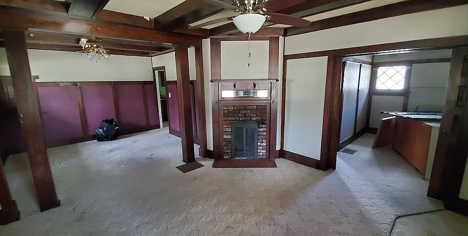 2nd image of 701 1st St N