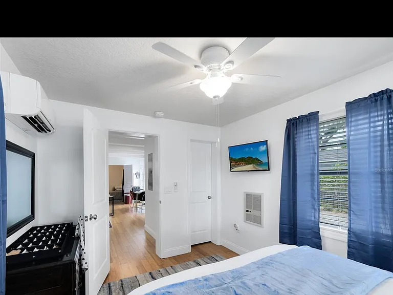 921 Pinegrove Ave — Photo 6