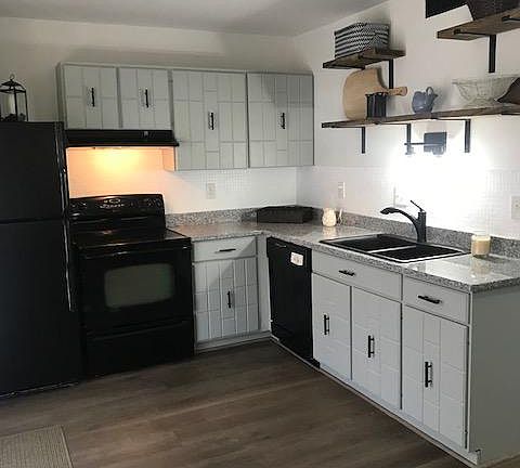 3rd image of 4264 Eiffel Dr