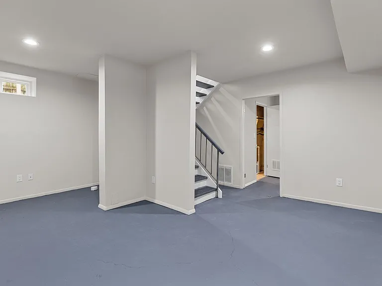 602 E Lincoln St — Photo 14
