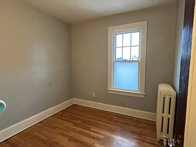 63 Grove Ave — Photo 7