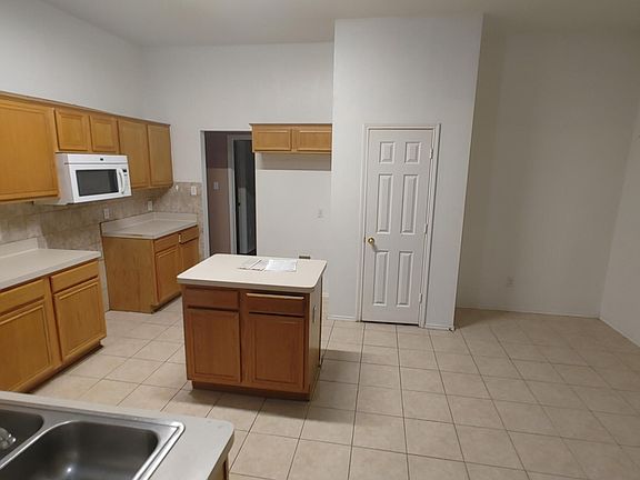 4th image of 5319 Cockatiel Ln