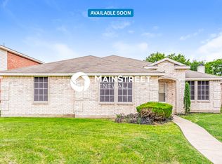 1216 Bumble Bee Dr, Lancaster, TX 75134
