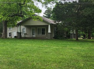 211 E Walnut St, Cornelia, GA 30531