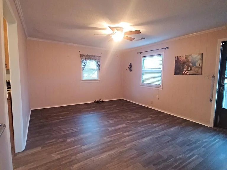 803 King St — Photo 3