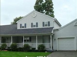 23 Dibble Hollow Ln, Windsor Locks, CT 06096