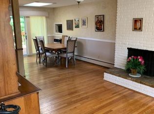 712 Knollwood Dr, West Hempstead, NY 11552