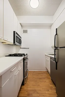 Rented by Compass | media 19