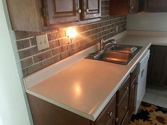4th image of 515 New Market Dr