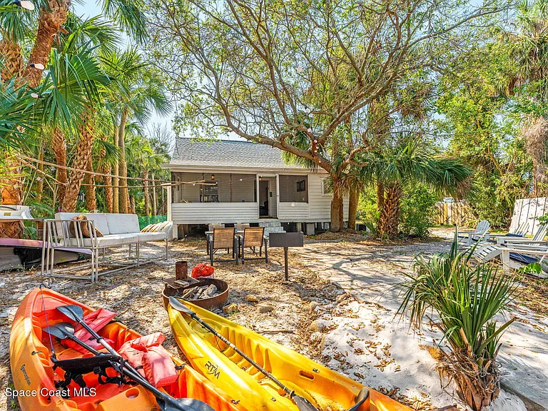 1365 Pineapple Ave #S — Photo 47