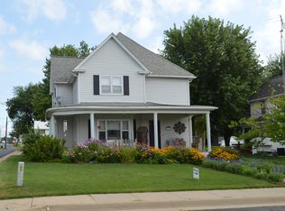 1810 18th St, Hazel Green, WI 53811