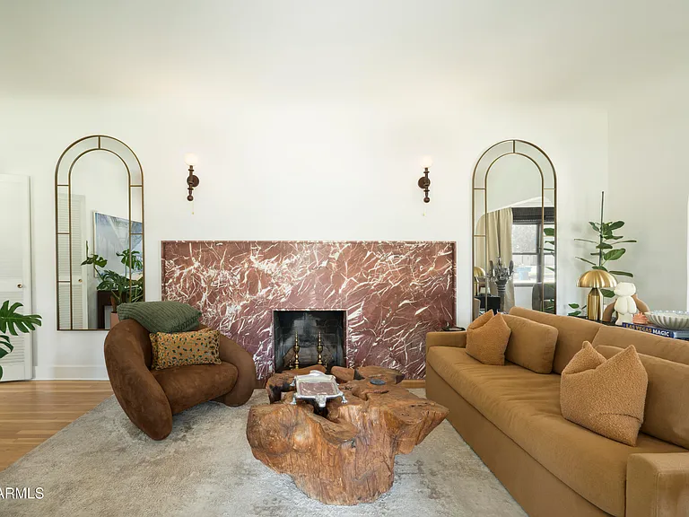 16 W Colter St — Photo 3