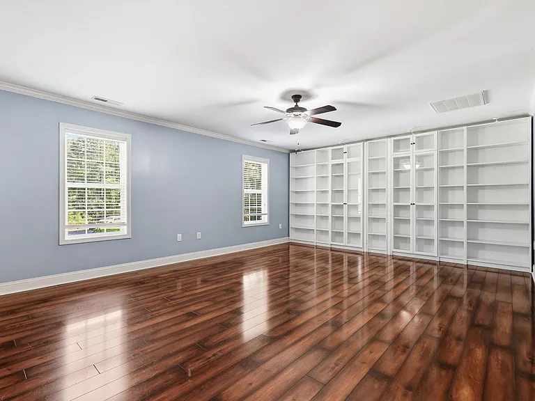 80 Valor Cir — Photo 27