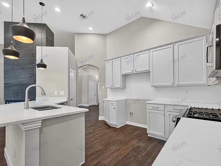 739 Kilbridge Ln — Photo 8