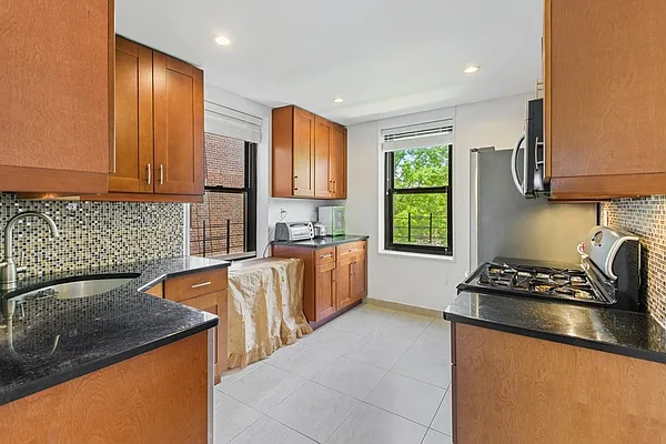 Sold by Shares of New York Marketing LLC | media 17