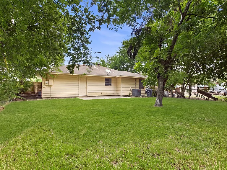 5326 Doulton Dr — Photo 14