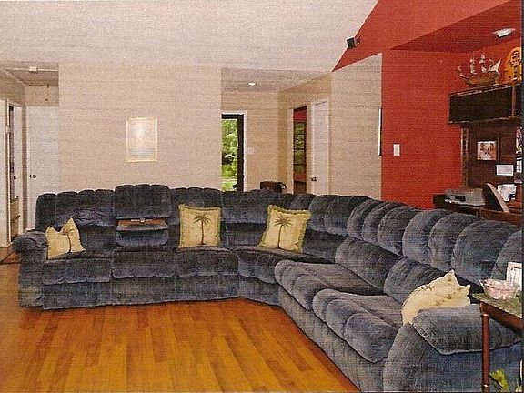 Living Area Built in Desk