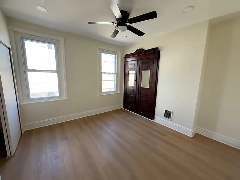 5116 Folsom St — Photo 16