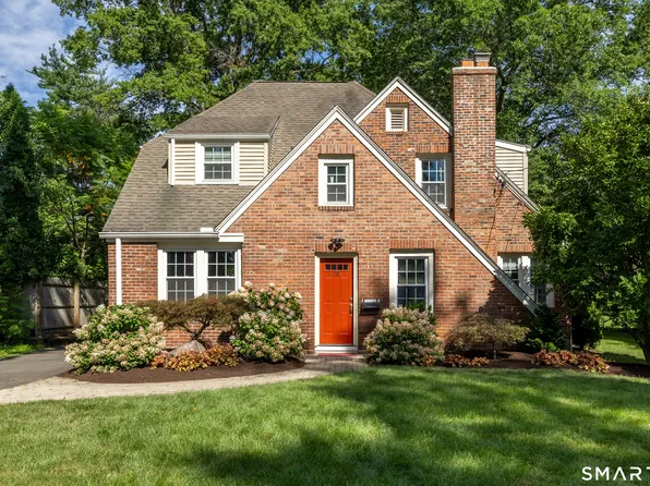 110 Foxcroft Road, West Hartford, CT 06119