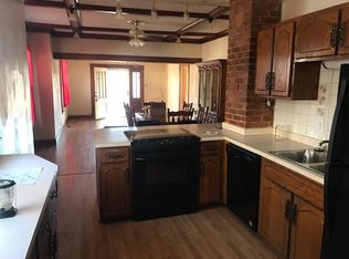 1108 Ottawa St, Leavenworth, KS 66048