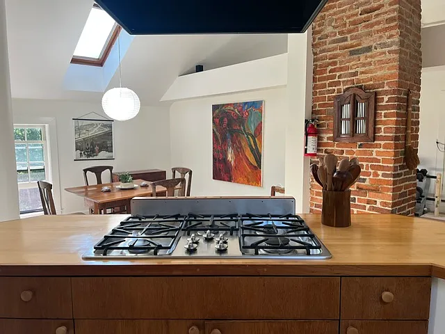 2 bed, 1.5 bath, 2000 sqft, $3,800 — Photo 4