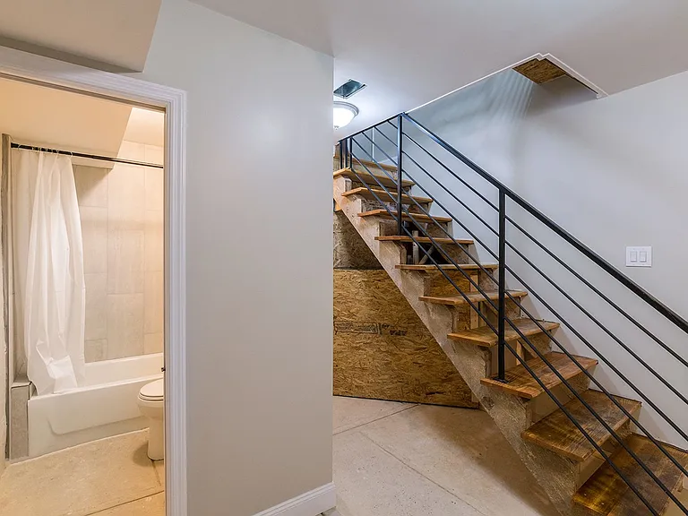 1126 E Passyunk Ave — Photo 10